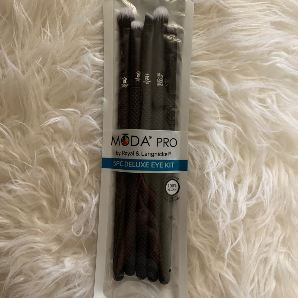 Moda Brushes